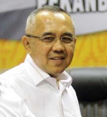 Gubri Terima Penghargaan dari UGM Yogyakarta